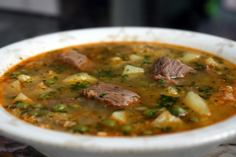 Receta Caldo de Carne Ecuatoriano - LOCOS X LA PARRILLA